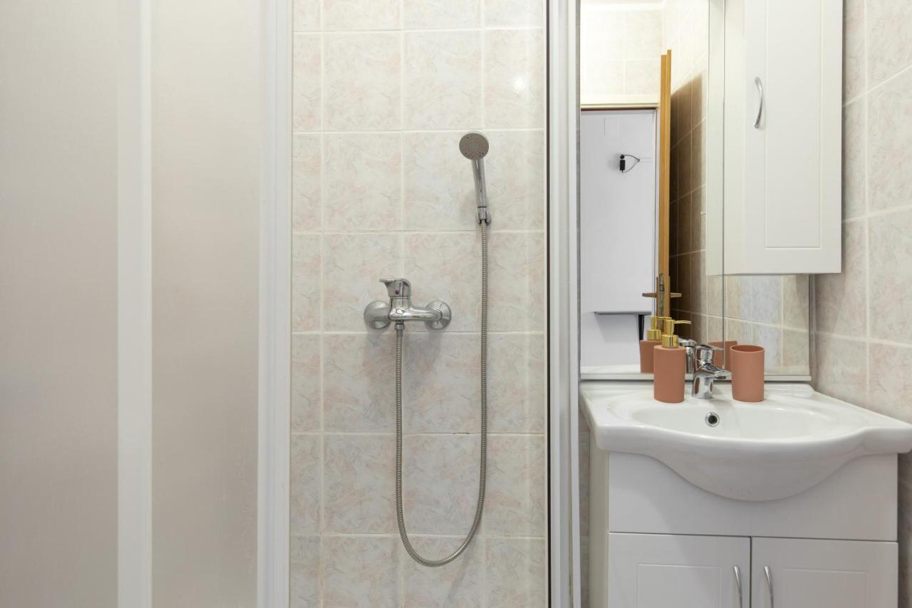 Apartment & Rooms Ivica クルク エクステリア 写真